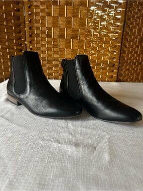 Boemos Italy Black Leather Chelsea Ankle Boots 38 Minimalist Euro Chic